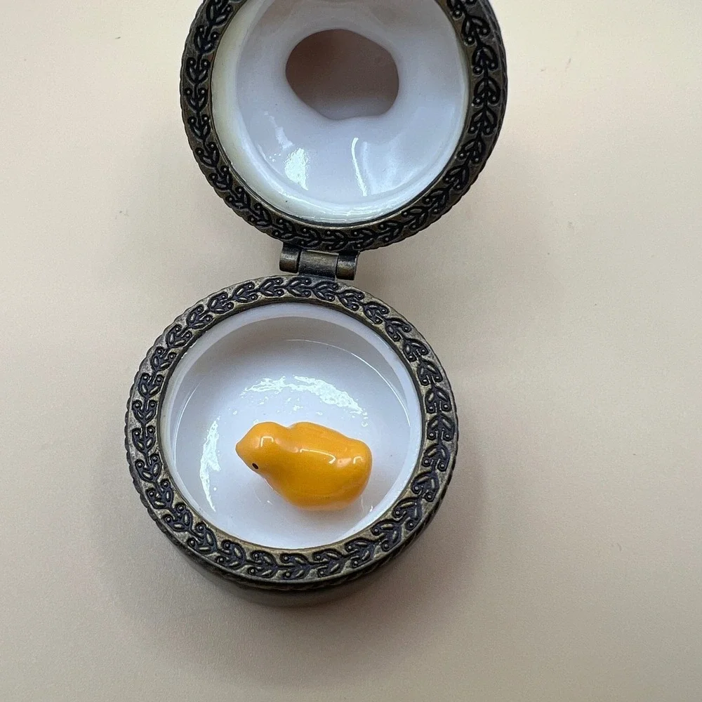Ceramic Hen Trinket Box Hinged Figurine with Mini Chick Farmhouse Decor
